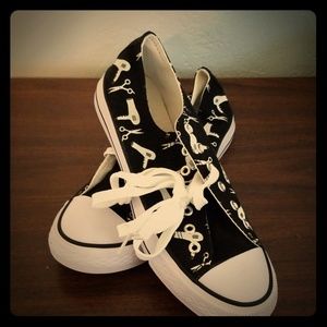Hairstylist tennis shoes